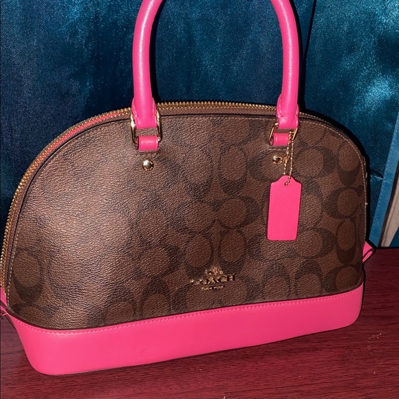 Coach Handbags - Coach EUC Cora pink 2017 crossbody handbag